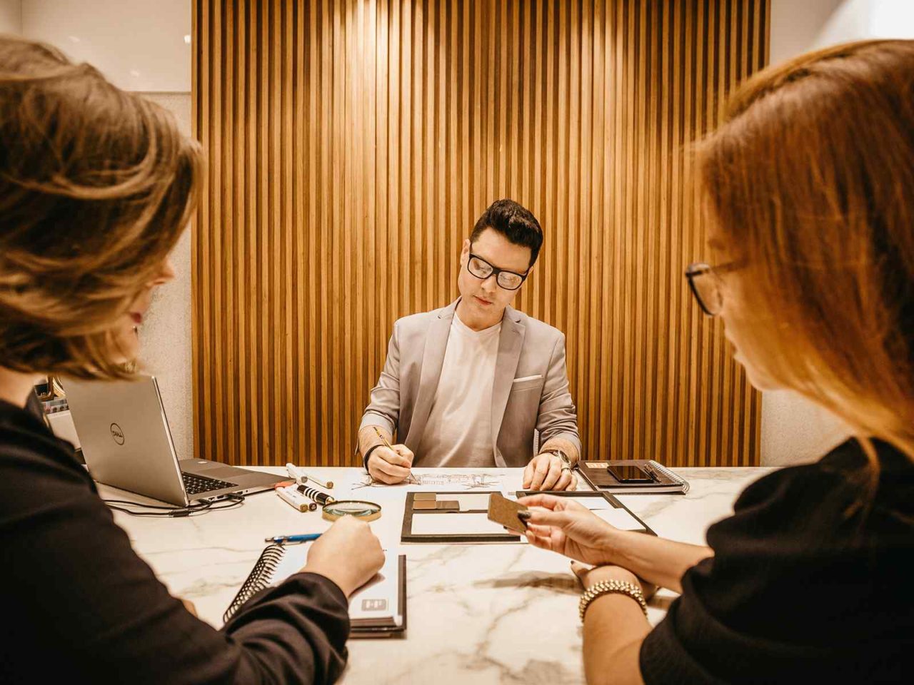 https://headstartglobal.com/wp-content/uploads/2020/08/service_01-1280x960.jpg